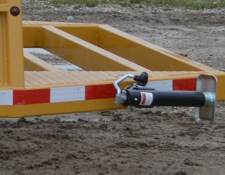 Two support legs are mounted on the rear of the frame. These are used to prevent trailer rear from squatting during directional boring operations.